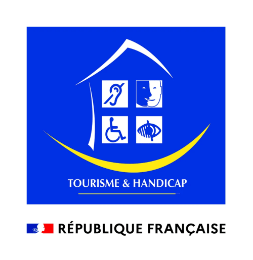 Cette maison d'hôtes possède  le label "Tourisme et Handicaps" pour tout son rez de chaussée accessible : chambre, salle commune, cuisine, salle de jeux.