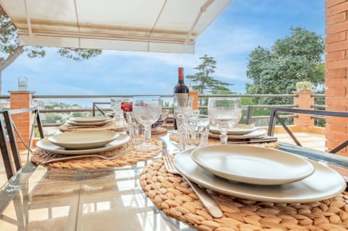 déjeuner sur la terrasse avec vue mer - grande table, barbecue