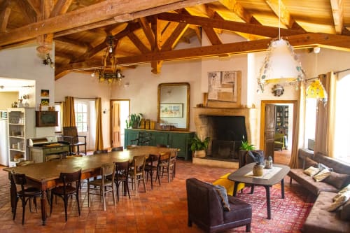 Grande salle à manger dans un gîte de luxe en dordogne. Le domaine du got.