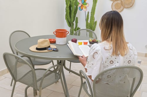 Casa Ricasoli Bespoke Guest House Monopoli Puglia, 80m2 2 camere da letto cucina bagno doccia spazio esterno situato a 50 metri dalla piazza principale Piazza Vittorio Emanuelle che vi porta al centro storico di Monopoli.
