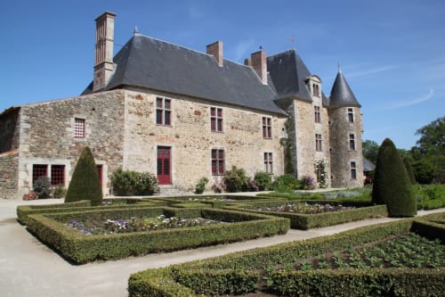 La Maison D'olivier, manoir de pierre avec jardins soignés à Mesnard La Barotière, France