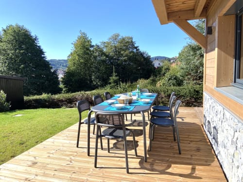 Terrasse et soleil pour déjeuner