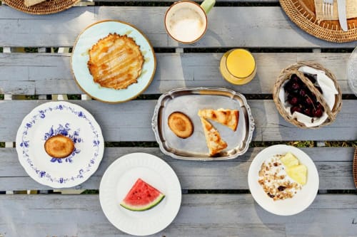 Colazione a Masseria Vittoria B&B ad Acaya con pasticcini, frutta fresca, succhi e piatti tipici italiani