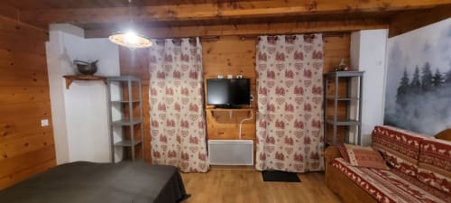 Chambre familiale avec un lit de 160cm et un canapé lit (2x90cm)