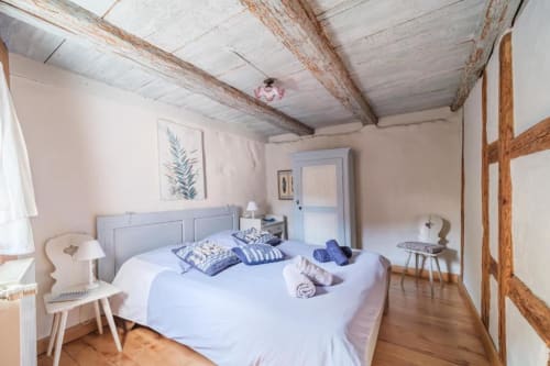 Chambre parentale du gîte Chez Jade à Eguisheim, village médiéval classé parmi les plus beaux de France