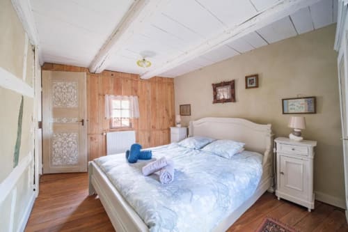 Chambre parentale du gîte Chez Ambre à Eguisheim, village médiéval classé parmi les plus beaux de France