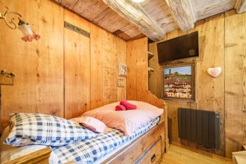 Chambre individuelle du gîte Chez Ambre à Eguisheim, village médiéval classé parmi les plus beaux de France