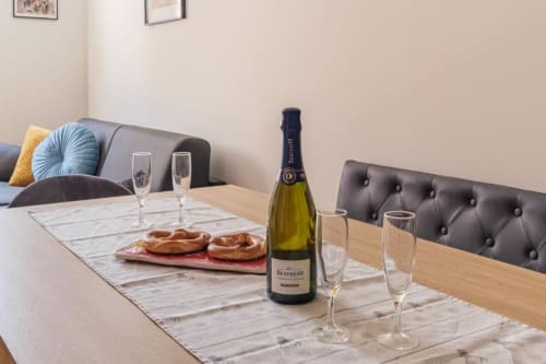 Chambre cosy du gîte Le Caveau de Sigo à Kaysersberg Vignoble, décor alsacien authentique