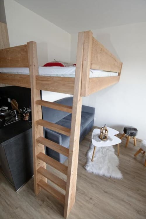 Chambre confortable avec vue sur la montagne au gîte La Mielerie du Lac à Gérardmer