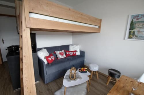 Salon au gîte La Mielerie du Lac, idéal pour un séjour dans les Vosges