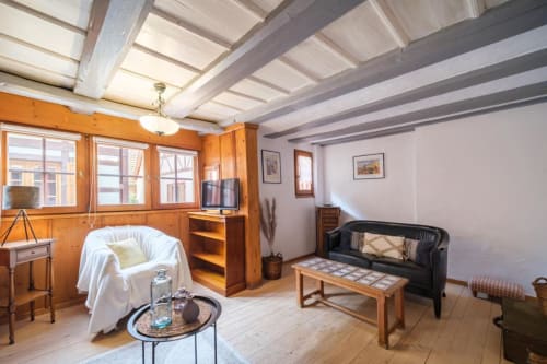 Salon dans le style alsacien du gîte A L'Oriel du Rempart Nord