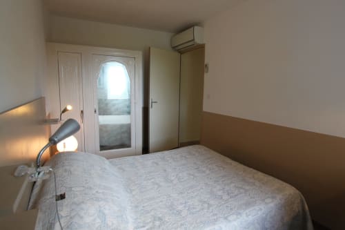 La chambre avec lits en 90 pouvant être rapprochés pour avoir lit en 180 (King Size) du gîte (location saisonnière) chez Louisette & Marius aux Vergers de la Bouligaire 