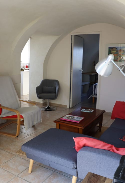 Salon du gîte (location saisonnière) chez Louisette & Marius aux Vergers de la Bouligaire 