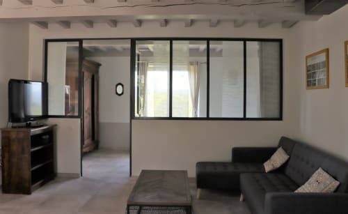 Le salon avec au fond la 3ième chambre du gîte (hébergement saisonnier) chez Ginette & Pierrot aux Vergers de la Bouligaire à Mirmande 
