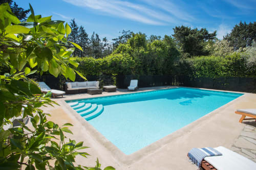 grande piscine du mas des olivades en provence dans le sud de la france