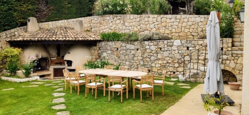 Köstliches Frühstück im Garten unter der Sonne der Côte d’Azur