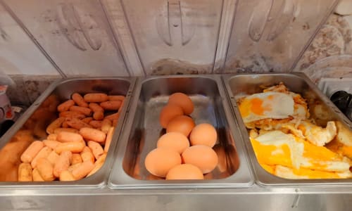 Hotel Royal Paris Ivry- plats chauds - Omelette - saucisses - oeufs durs - petit déjeuner