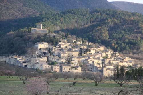 Village perché de Mirmande dans la Drôme classé plus beaux villages de France