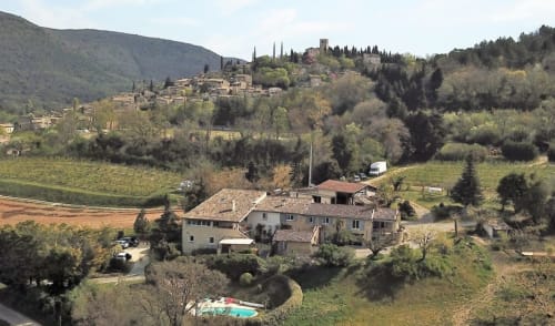 Maison d'hôtes (gîtes et chambres d'hôtes) avec piscine les Vergers  de la Bouligaire à côté du village de Mirmande