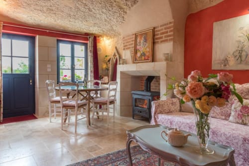 Séjour chaleureux du gîte le 1875 aux Gîtes troglodytiques de la Rochère à Noizay, entre Amboise et Tours
