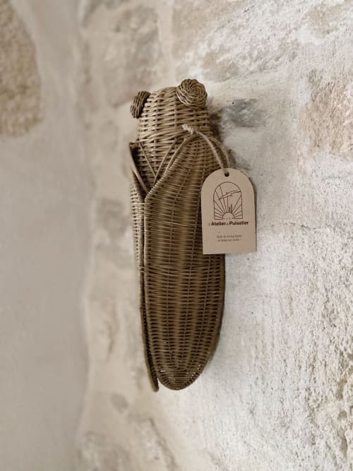 Cigale rotin osier cigales fait-main artisanat du sud l'atelier du Puisatier La Maison du Puisatier uzès uzes gard occitanie sud de la france maison de vacances à louer uzès gard provence france gîte chambre à louer charme centre historique maison d'hote la maison du puisatier maison a louer avec piscine chauffée house to rent holiday home uzes swimming pool garden historic center