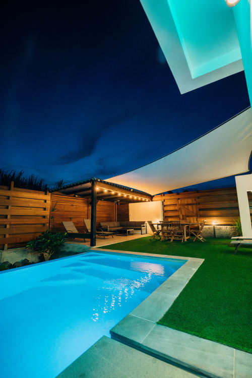 Terrasse, piscine à débordement, de la villa FiFi au Domaine Simini 