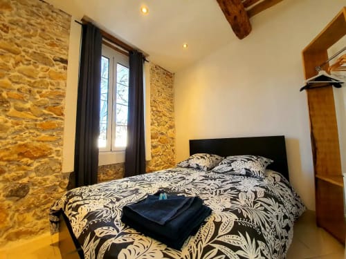chambre rénovée Antibes
