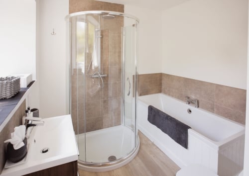 master bedroom ensuite .