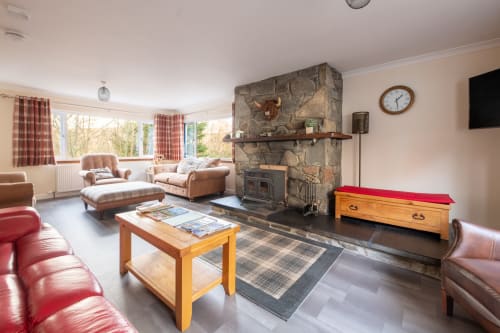 Scottish Highlands, Highland Lodge, NC500, sleeps 12, wood burning stove, cozy