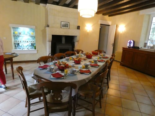 le Moulin de Bacchus chambres d'hôtes salle des petits déjeuners