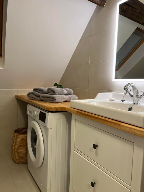 Appartement L'Authentique au Laurencin, appart’hôtel à Sens centre-ville. Cuisine équipée, wifi, linge, arrivée autonome, salle d'eau, lave-linge. Réservez en direct.