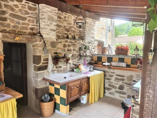 Summer Kitchen 3 bedroom gite