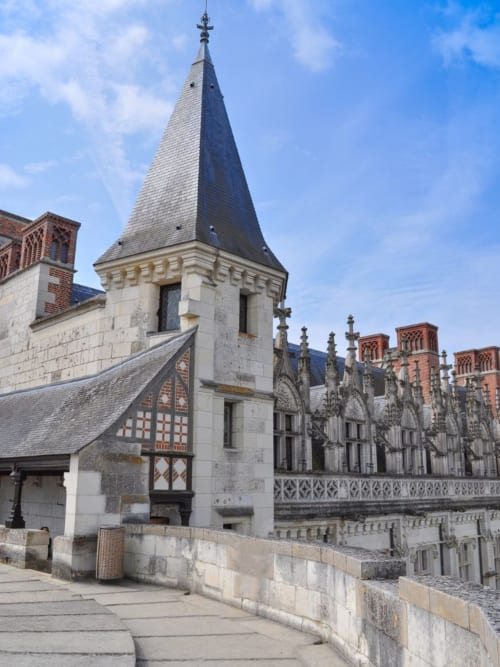 Tour de château d'Amboise à quelques minutes des Gîtes troglodytiques de la Rochère à Noizay, France