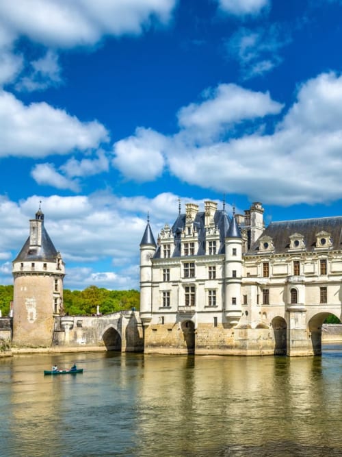 Château de Chenonceau en Touraine, enjambant le Cher, France