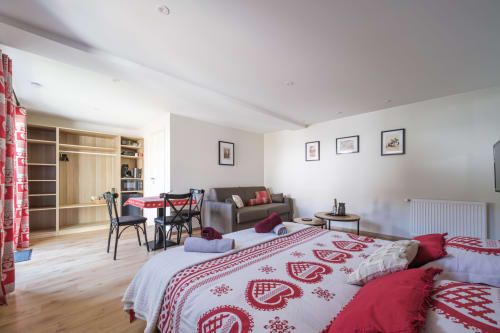 Chambre cosy du gîte Le Millésime de Sigo à Kaysersberg Vignoble, décor alsacien authentique