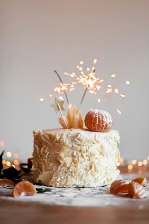 Gâteau d'apparat aux cierges magiques et agrumes pour les événements de La Ferme du Châtaignier