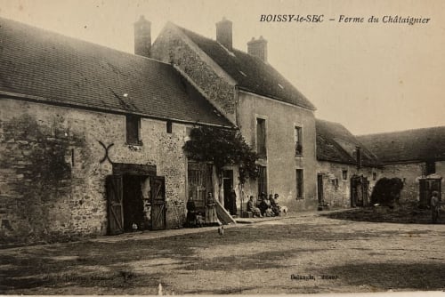 Historic farmhouse courtyard at La Ferme du Châtaignier, Boissy-le-Sec, Essonne