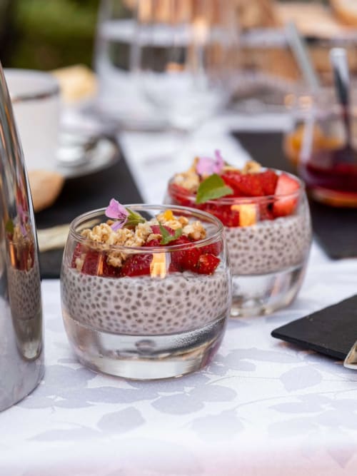 Puddings aux graines de chia et fruits frais au Clos des Moulins, Poitiers