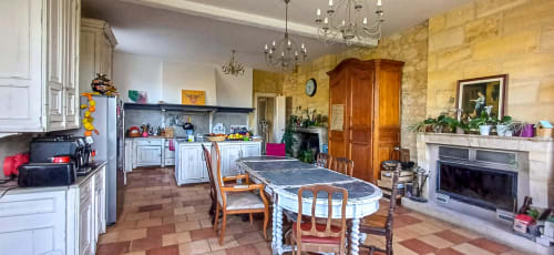 Cuisine at Château Erigoye, a stone's throw from Bordeaux