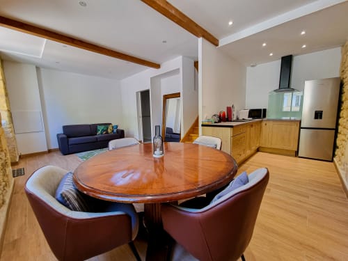 Fully equipped kitchen for complete autonomy in the gîtes of Château Erigoye