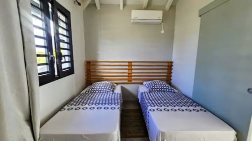 Chambre pouvant accueillir 2 enfants ou 1 couple avec a salle d'eau attenante; très lumineuse 