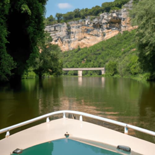 Gabarre traditionnelle sur la rivière Dordogne