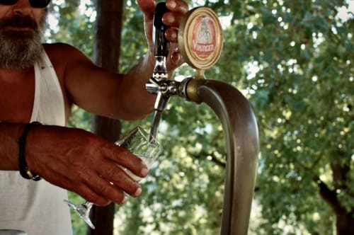 Draft beer served outdoors at the agriturismo
