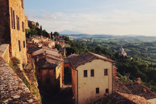 Tuscan hill village with panoramic countryside view near Agriturismo Quarantallina 