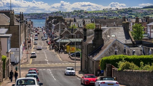 Ashley House Guest House, Broughty Ferry, Dundee. Train Station. 