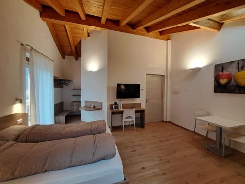 Agritur Clementi | camere in Trentino, Agritur in Trentino Alto Adige , B&B in Trentino, Bed & breakfast, camere vicino all’uscita dell’autostrada, camere vicino a Trento, piste sciistiche Paganella, impianti risalita Paganella, piste sciistiche Monte Bondone, camere economiche vicine ad Andalo, Fai della Paganella, Paganella, Lago di Molveno, Lago di Tovel, mercatini di Natale, piste down hill, guest card, Agritur vicino a piste ciclabili, Agritur in Trentino, Agritur vicino a Trento, Agritur vicino all'uscita dell'autostrada, B&B vicino  a Trento, B&B impianti risalita Paganella.