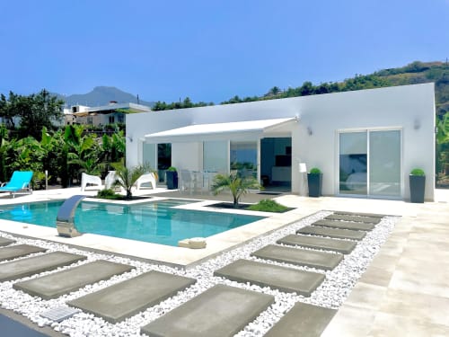 Luxusvilla auf La Palma in Tajuya. Entspannen Sie in dieser luxuriösen Ferienvilla mit eigenem Pool und großem Garten, ideal gelegen für einen unvergesslichen Urlaub.