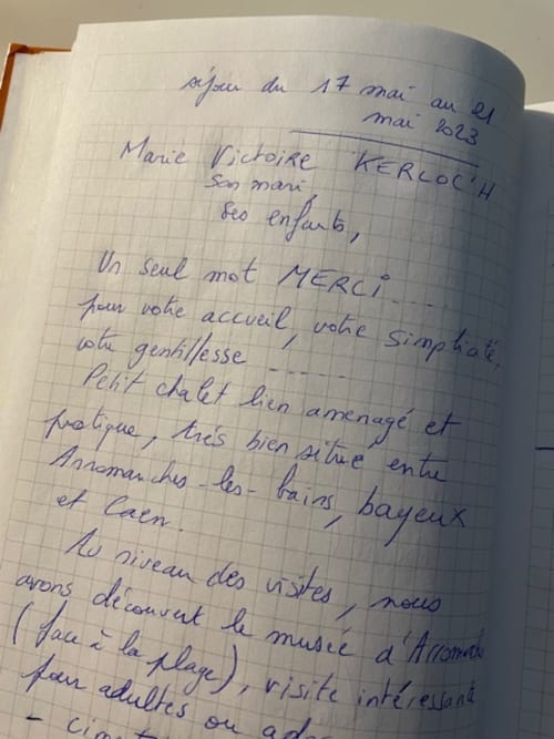 Lettre manuscrite en français louant Gîtes Les Rainettes à Vienne-en-Bessin, avis d'hôte