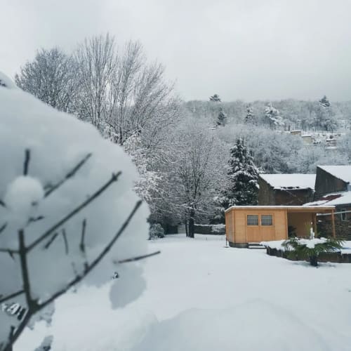 Paysage hivernal enneigé à la Bastide du Thoré, guesthouse à Labastide-Rouairoux, France