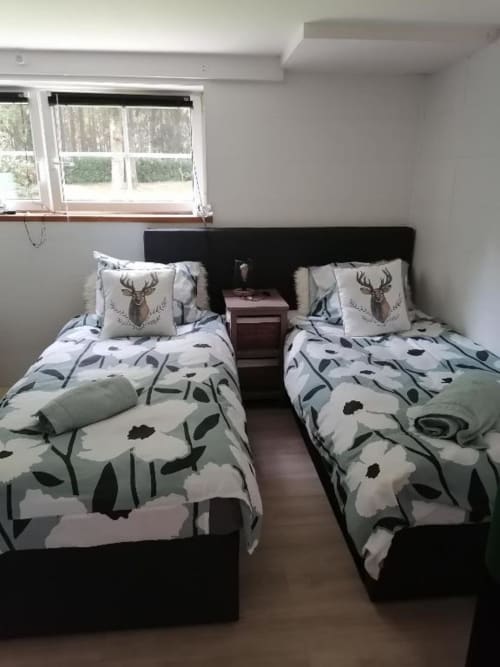 Queen size bed, divisible in two if necessary.